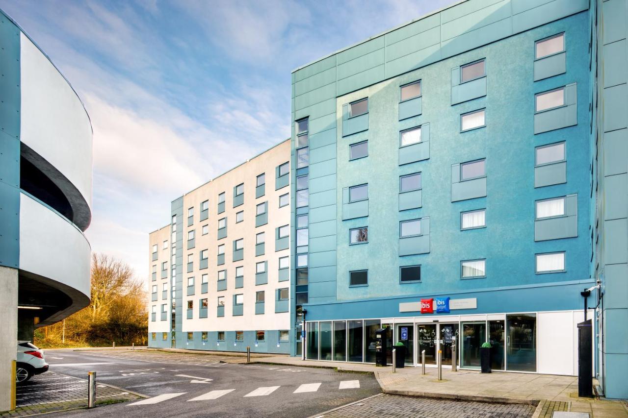 Hotel Ibis London Heathrow Terminal 5 à Hillingdon Extérieur photo