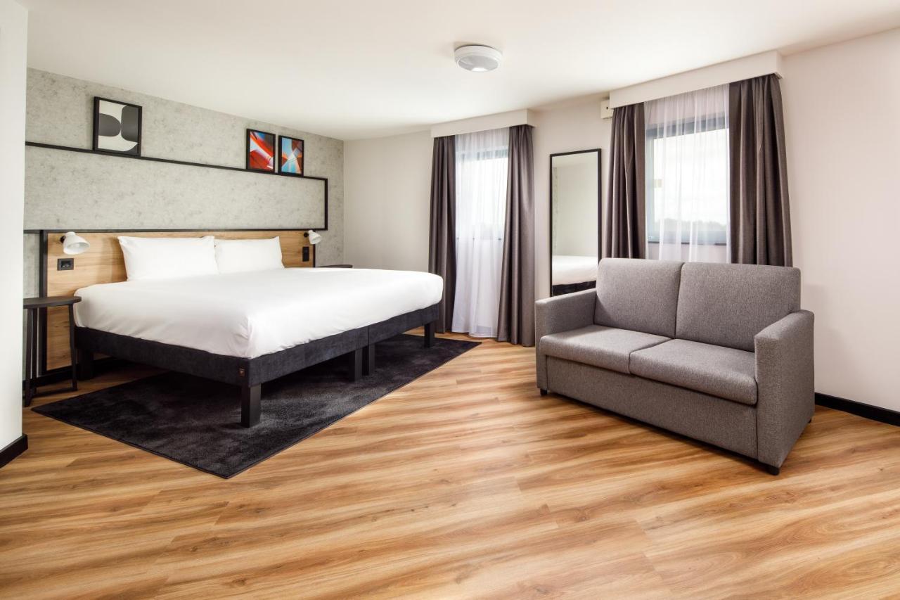Hotel Ibis London Heathrow Terminal 5 à Hillingdon Extérieur photo