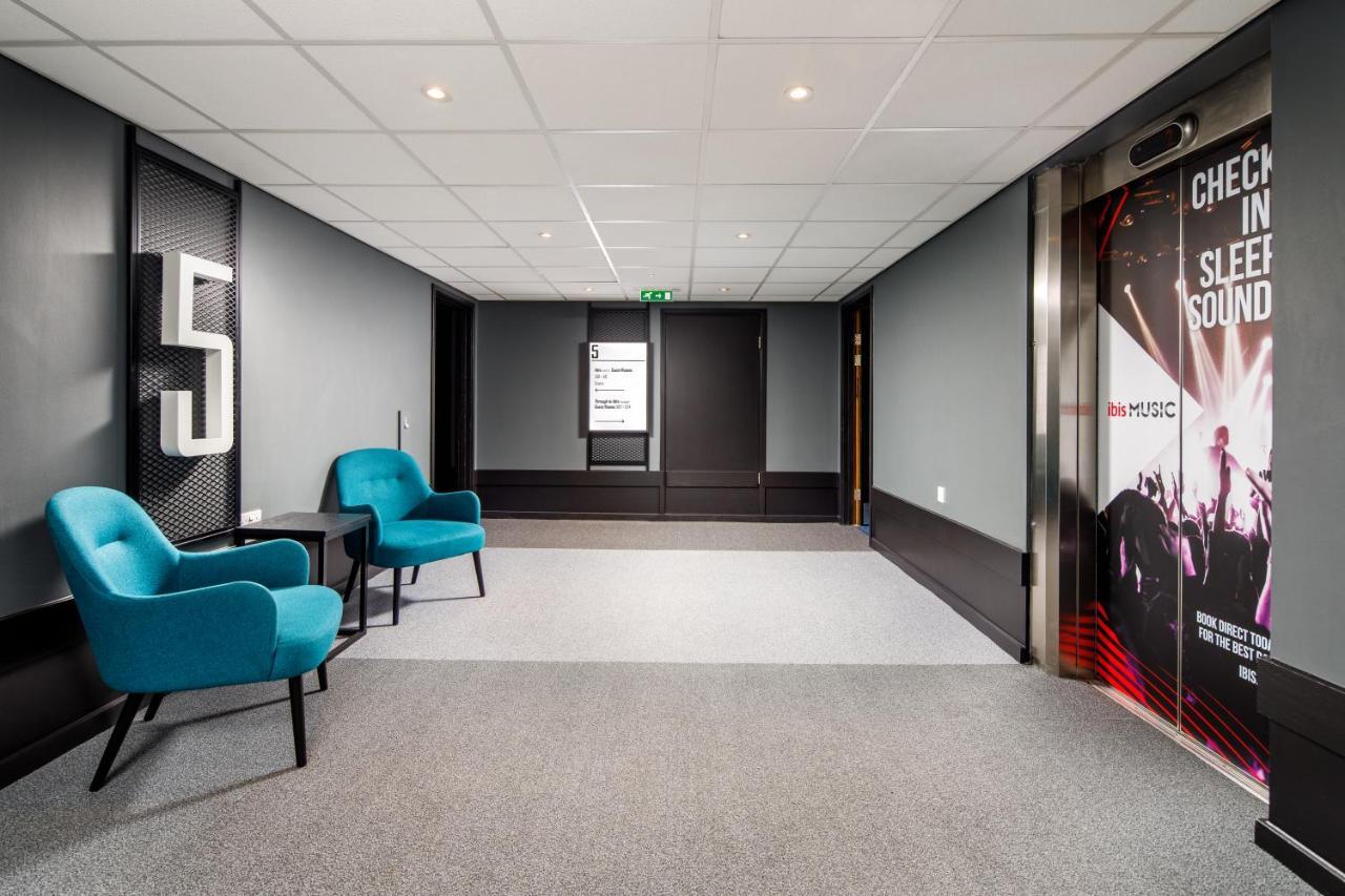 Hotel Ibis London Heathrow Terminal 5 à Hillingdon Extérieur photo