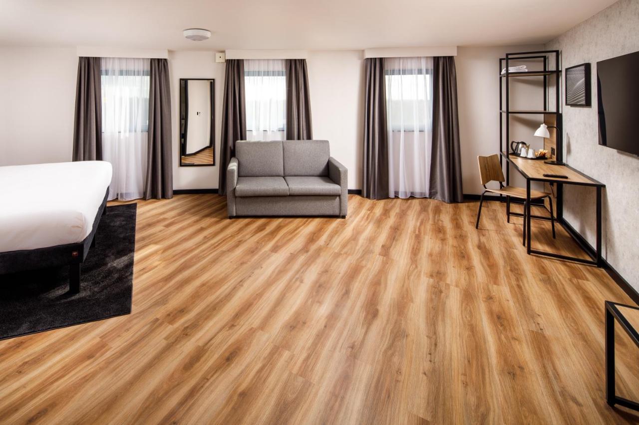 Hotel Ibis London Heathrow Terminal 5 à Hillingdon Extérieur photo